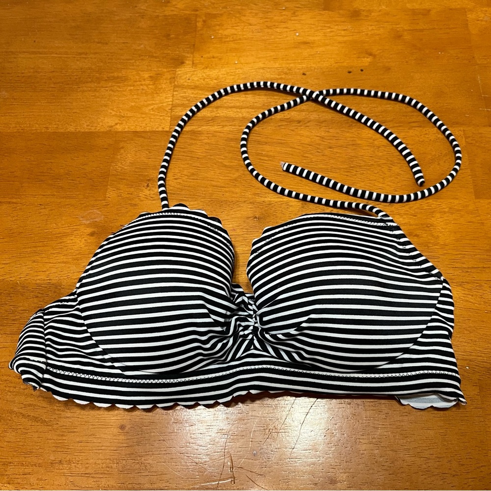 Victoria’s Secret bikini top